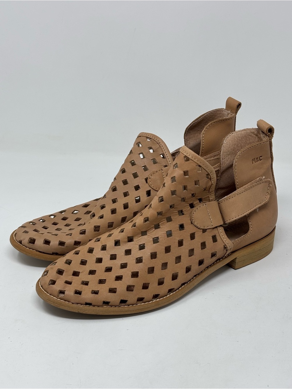 Musse & Cloud leather caila perforated booties size 40 (9-9.5)
